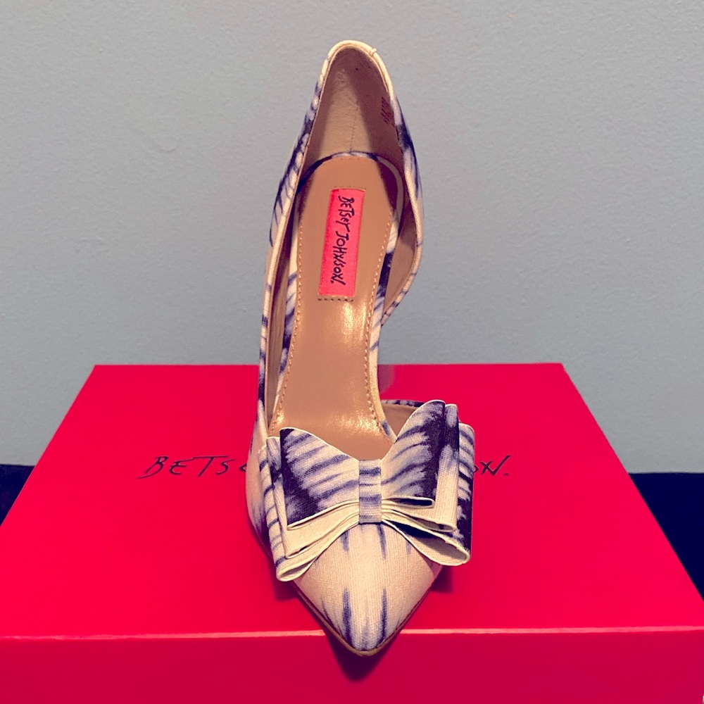 Betsey Johnson Pumps
